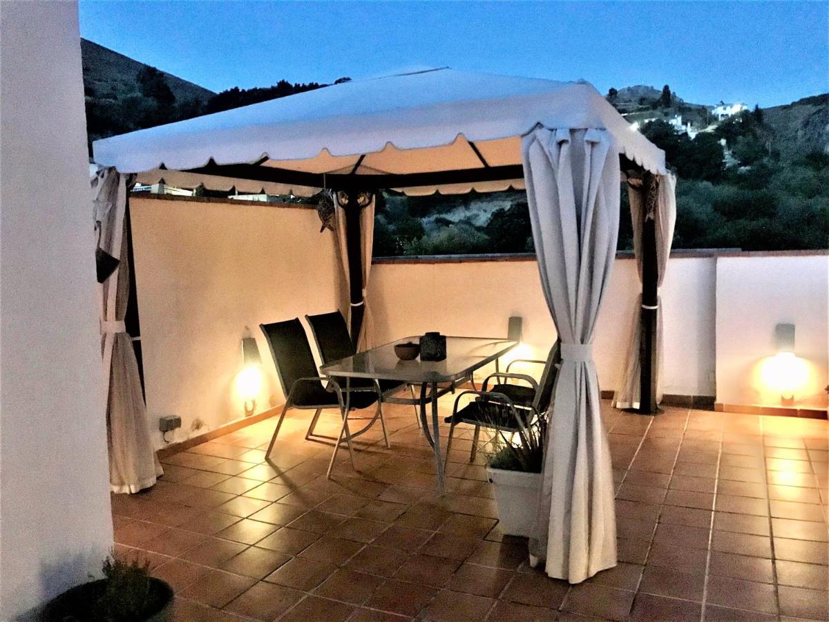 Apartamento Junto Al Rio En Entrada Ruta Cahorros Monachil Buitenkant foto